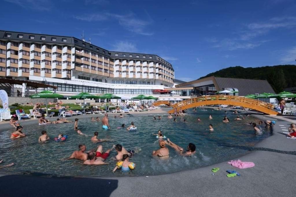 Apartmani Ramonda Teslić エクステリア 写真
