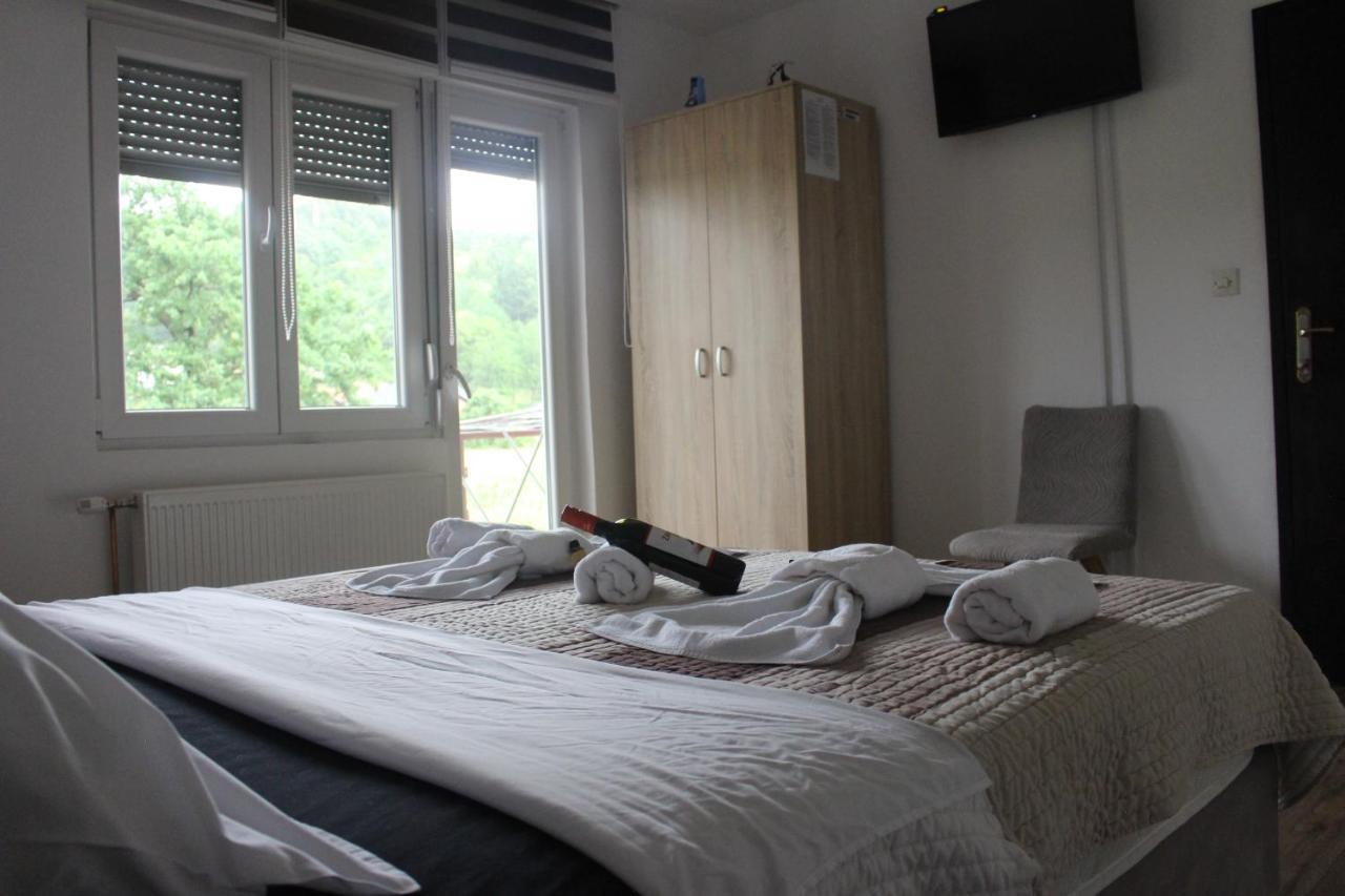 Apartmani Ramonda Teslić エクステリア 写真