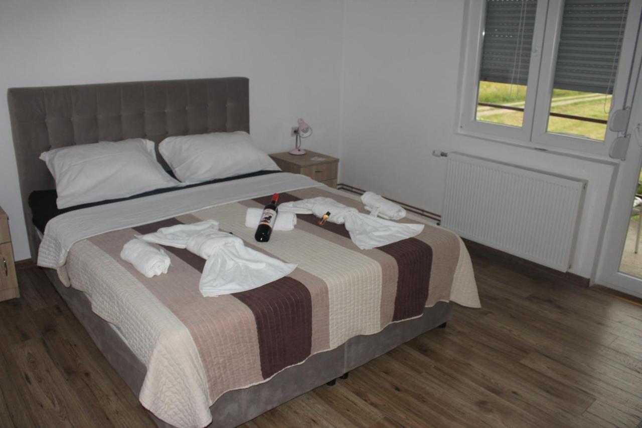 Apartmani Ramonda Teslić エクステリア 写真
