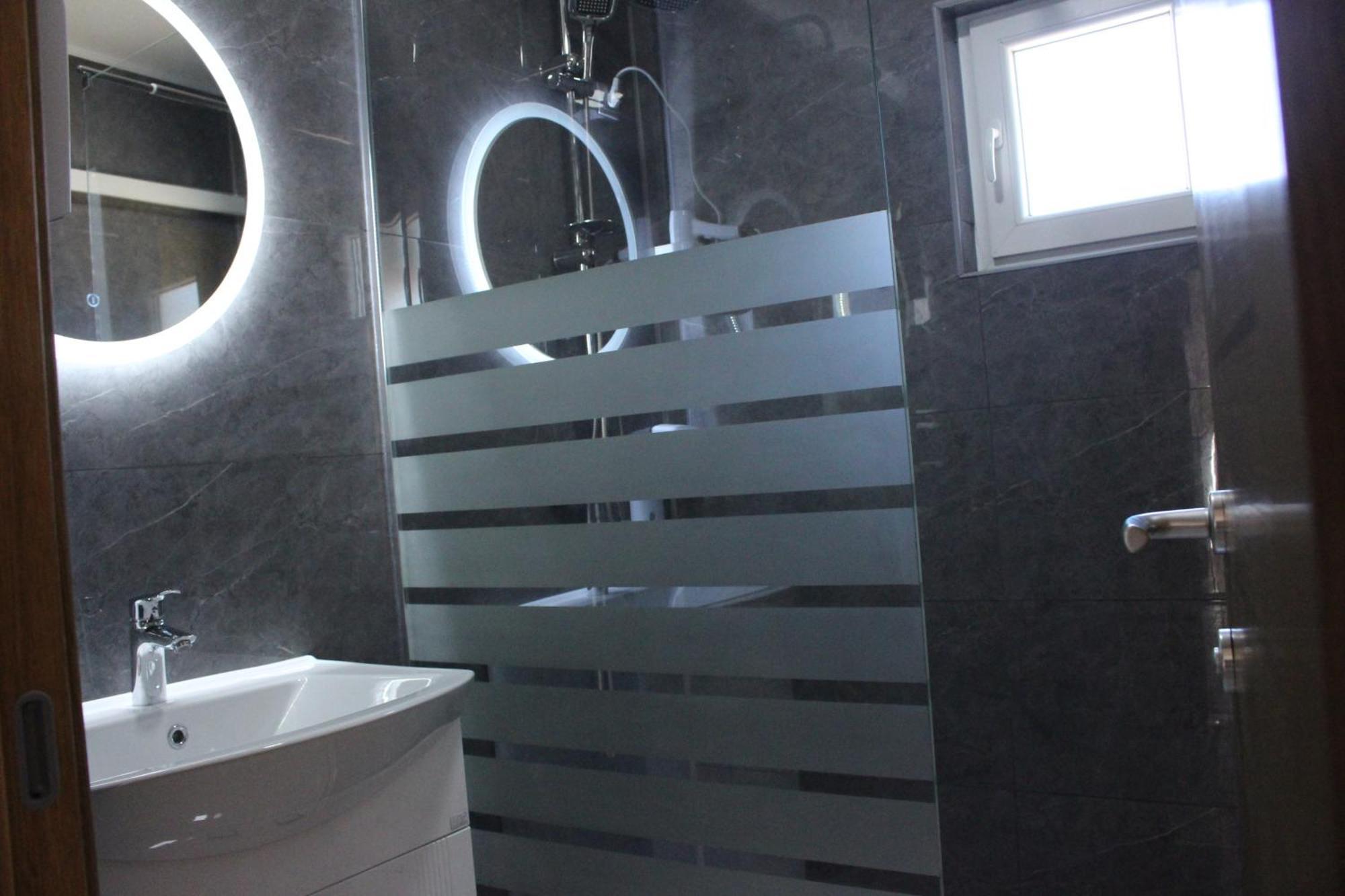 Apartmani Ramonda Teslić エクステリア 写真